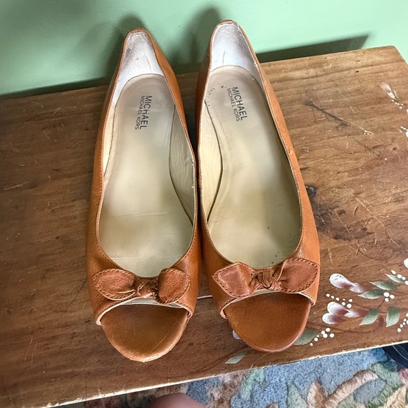 Michael Kors Peep Toe Leather Ballet Flats British Tan W/ Bow Womens Sz 8m - Picture 3 of 7
